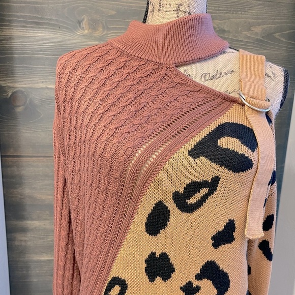 New Boho Leopard Print Sweater Womens Size Medium Mocha Brown Cold Shoulder Top - Picture 3 of 13
